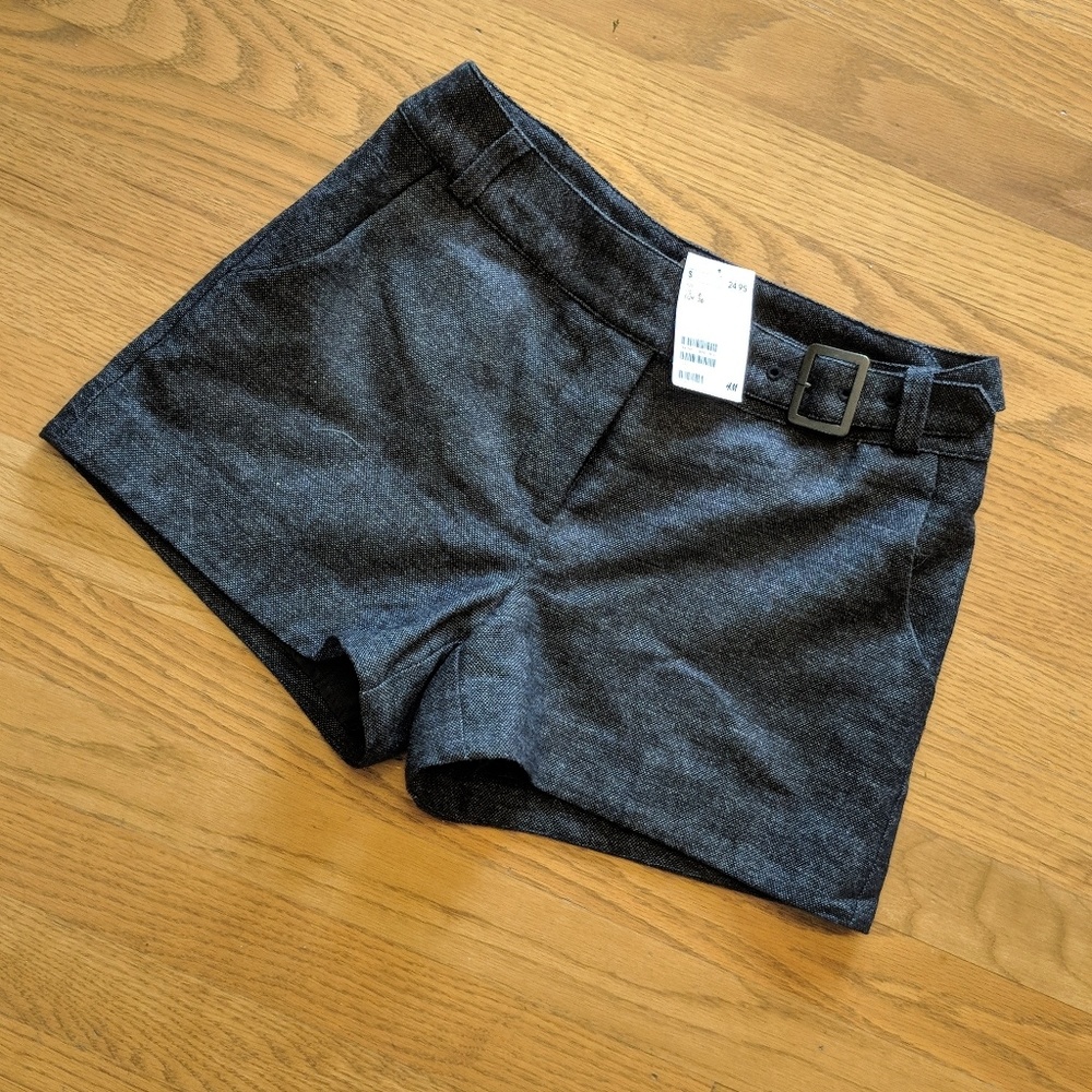 Shorts - Picture 2 of 7